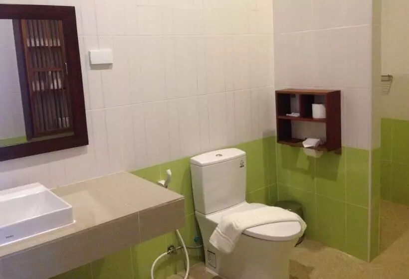 Nan Green Lake View Resort