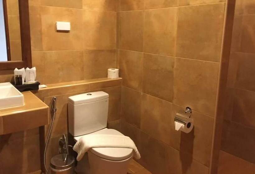 Nan Green Lake View Resort