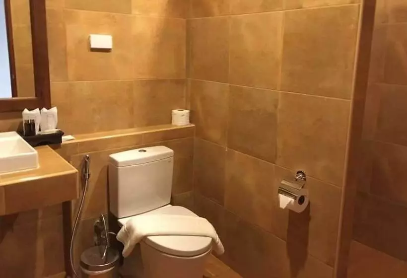 Nan Green Lake View Resort