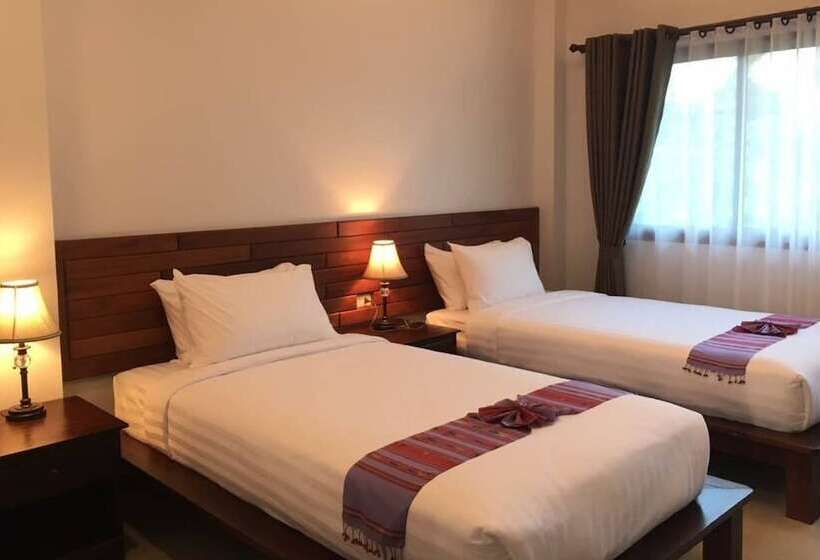 Nan Green Lake View Resort