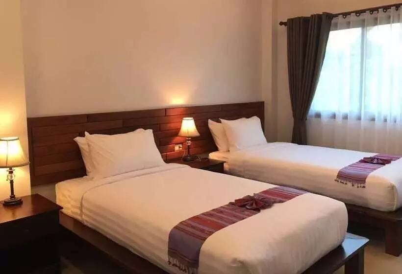 Nan Green Lake View Resort