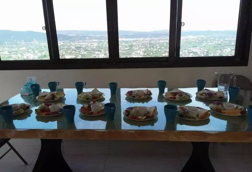 پانسیون Chi House
