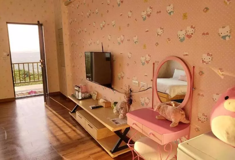 پانسیون Chi House