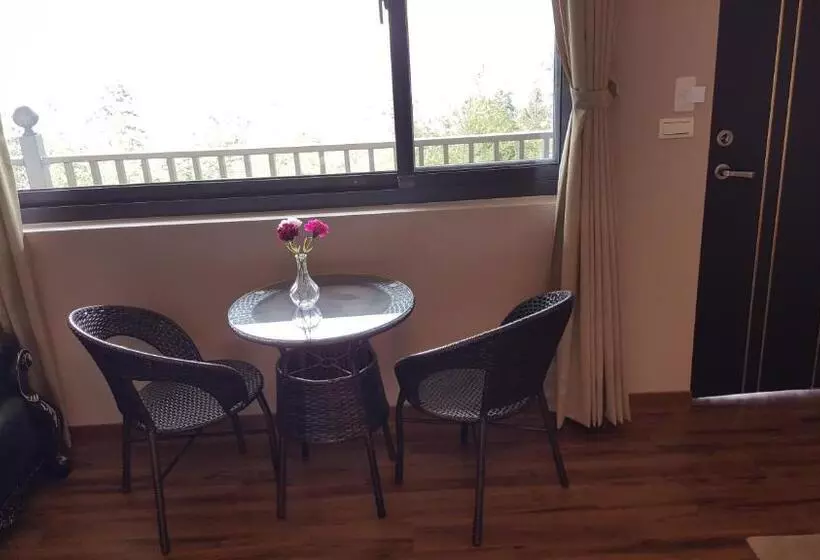 پانسیون Chi House