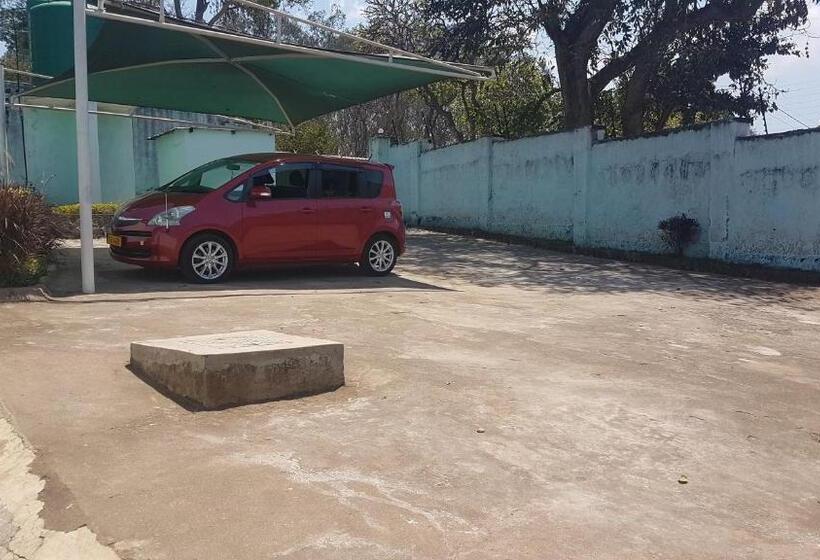 Пансион Maoni Guest House