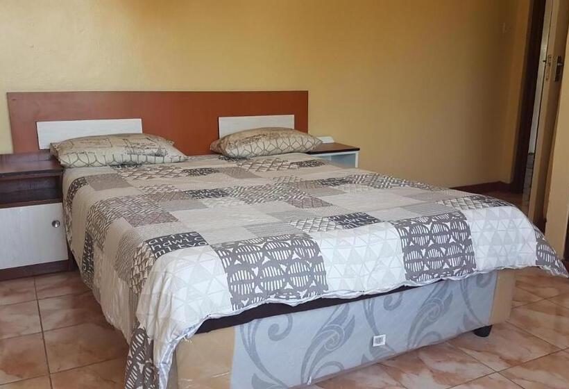 Пансион Maoni Guest House