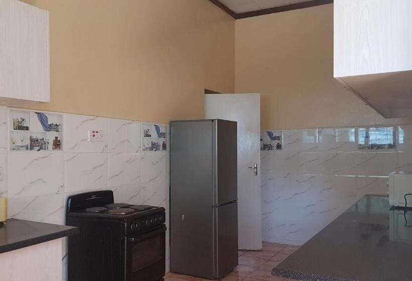 Пансион Maoni Guest House