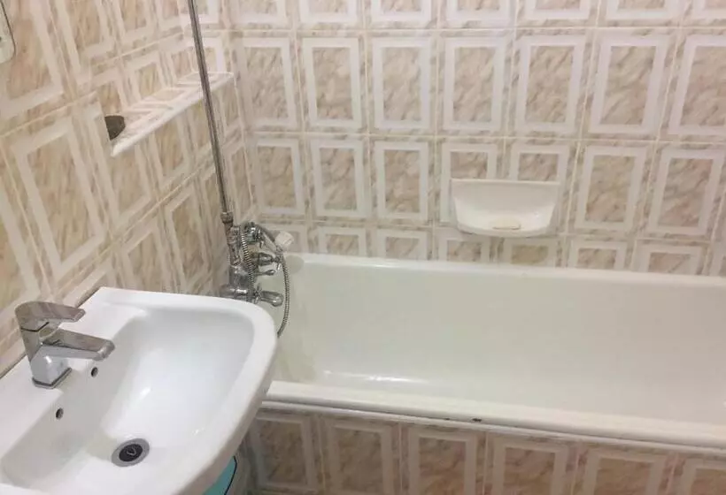 پانسیون Maoni Guest House