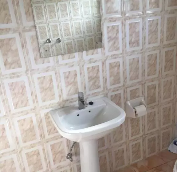 پانسیون Maoni Guest House