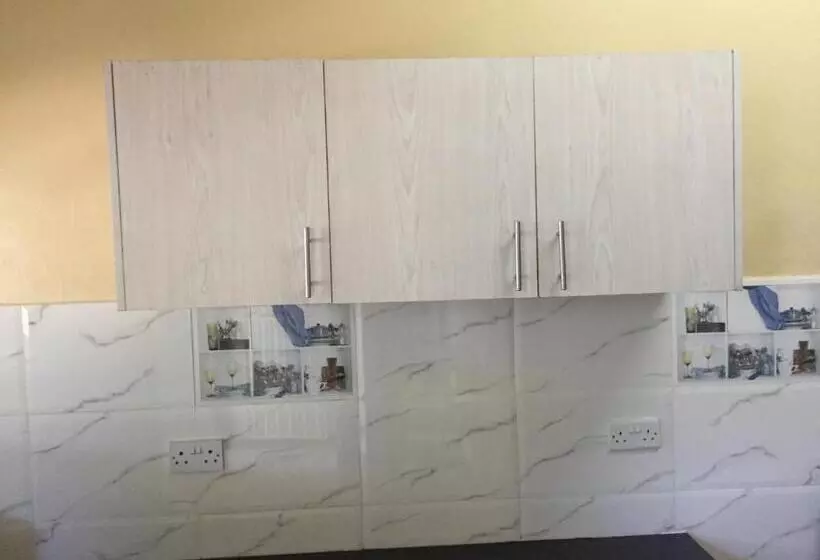 پانسیون Maoni Guest House