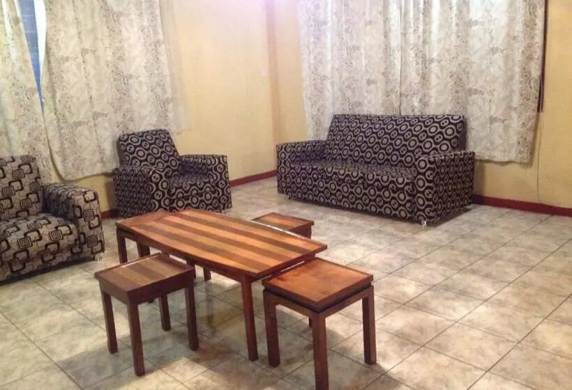 پانسیون Maoni Guest House