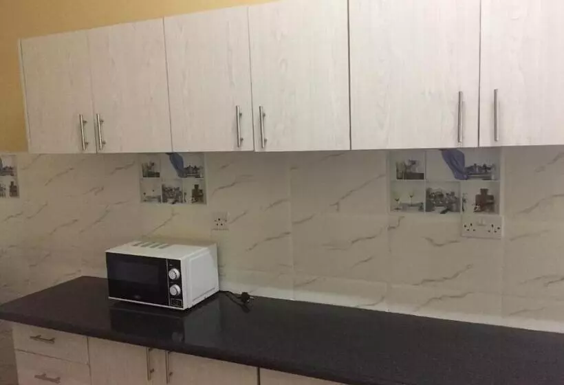 پانسیون Maoni Guest House