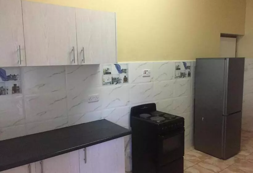 پانسیون Maoni Guest House