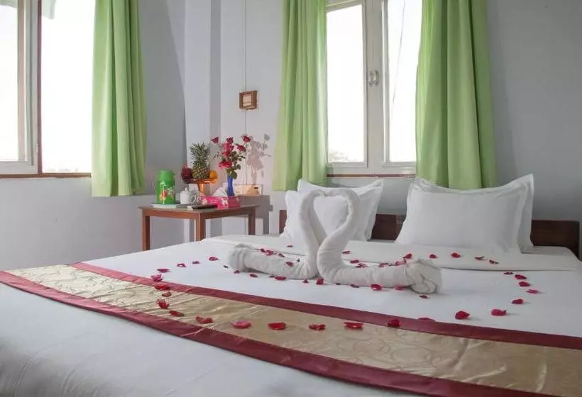 Mother Land Inn 2  Hostel