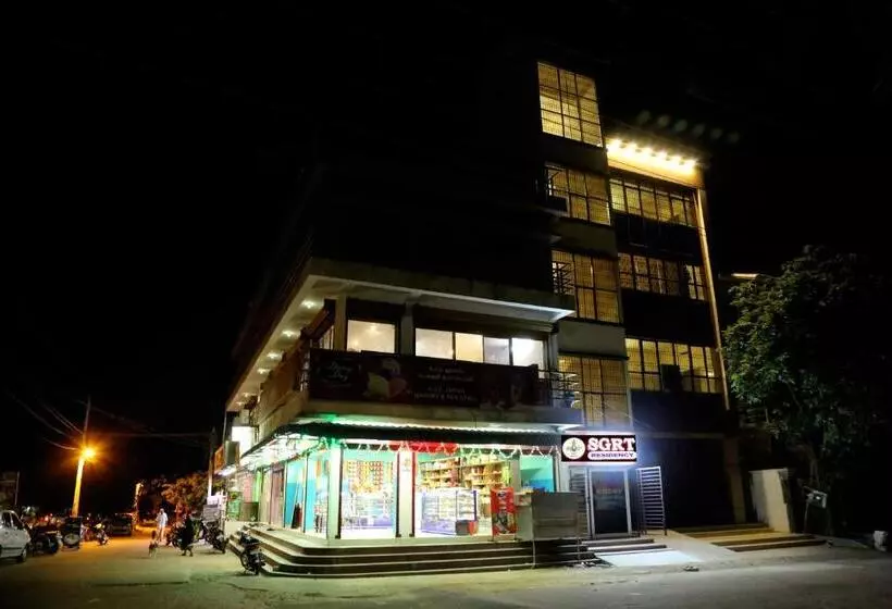 ユースホステル Sgrt Residency