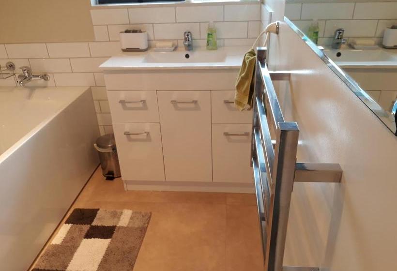 تختخواب و صبحانه Peaceful & Quiet Witherlea Homestay