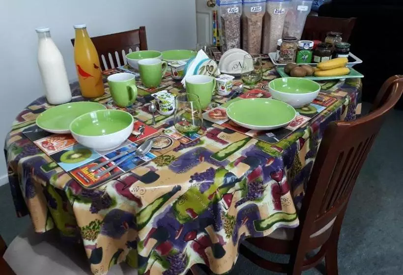 تختخواب و صبحانه Peaceful & Quiet Witherlea Homestay