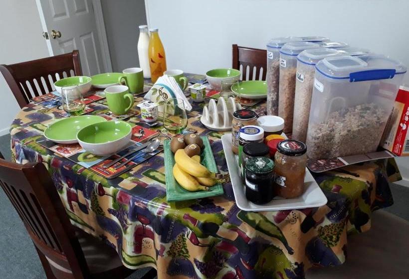 تختخواب و صبحانه Peaceful & Quiet Witherlea Homestay