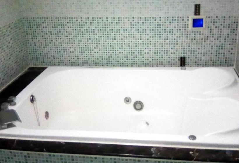 Hua Xiang Motel Fengshan