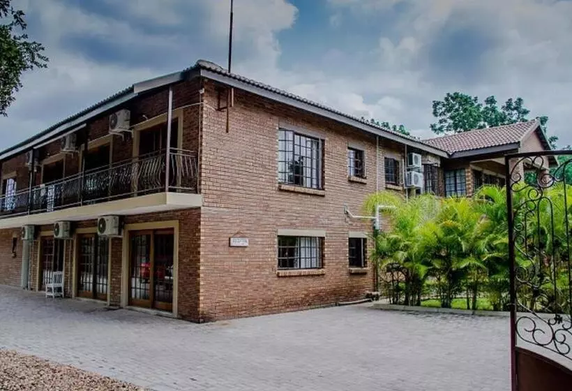 Majatalo Khutse Guest House