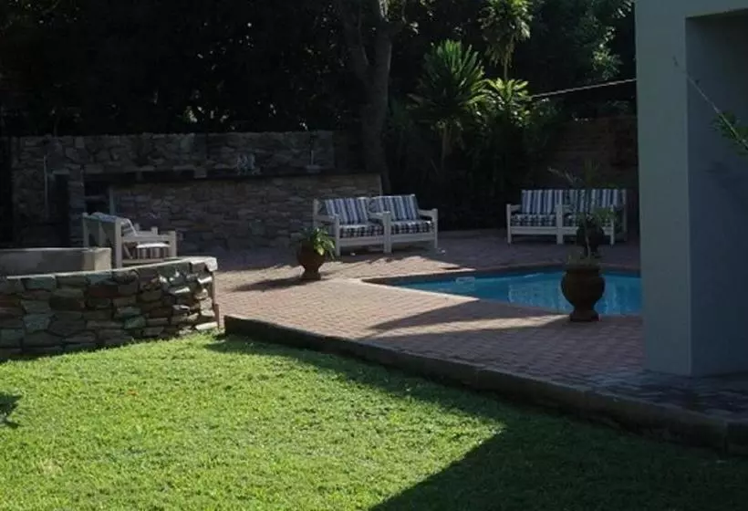 Majatalo Khutse Guest House