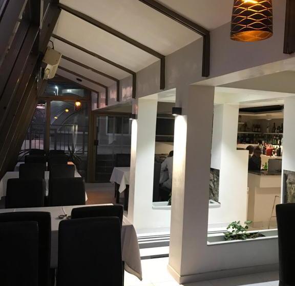 هاستل Zormaris M