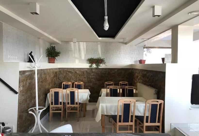 هاستل Zormaris M