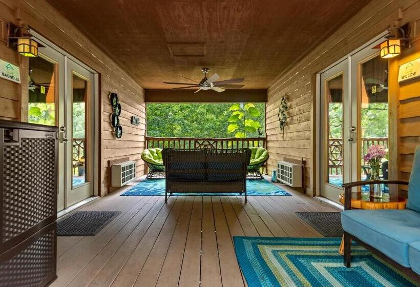 فندق صغير The Woods Cabins