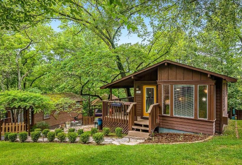 فندق صغير The Woods Cabins