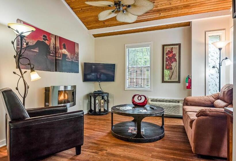 فندق صغير The Woods Cabins