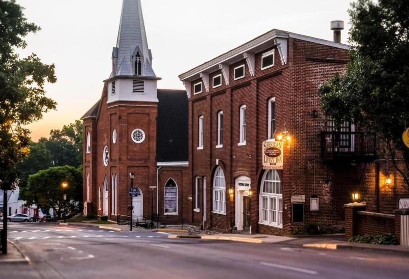 Отель Sheridan Livery Inn & Restaurant