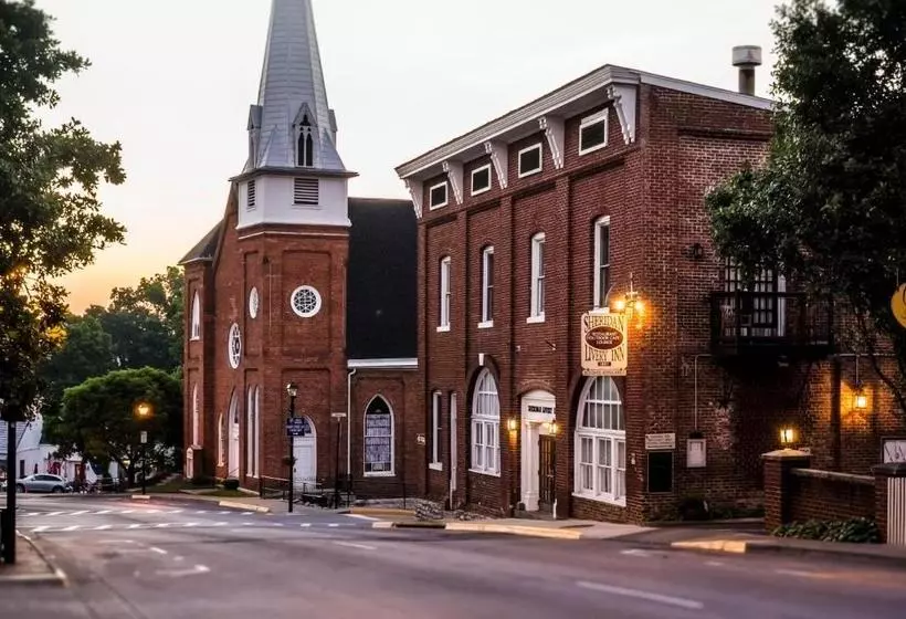 Hotelli Sheridan Livery Inn & Restaurant