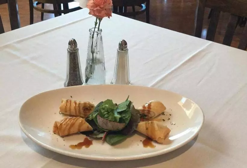 Hotelli Sheridan Livery Inn & Restaurant