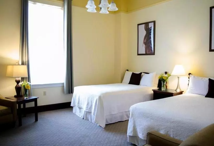 Hotelli Sheridan Livery Inn & Restaurant