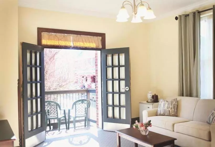 Hotelli Sheridan Livery Inn & Restaurant