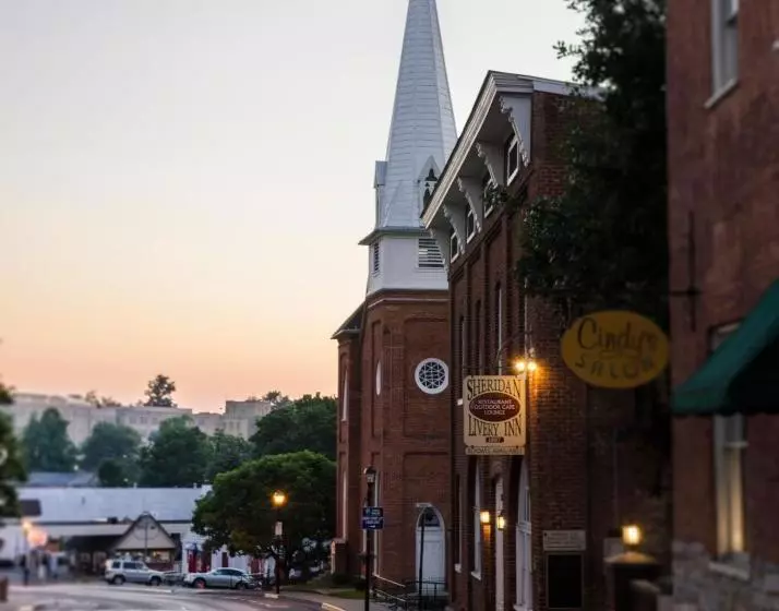 Hotelli Sheridan Livery Inn & Restaurant