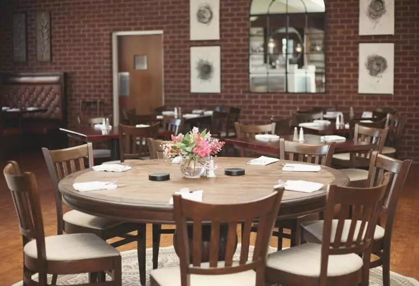 Hotelli Sheridan Livery Inn & Restaurant