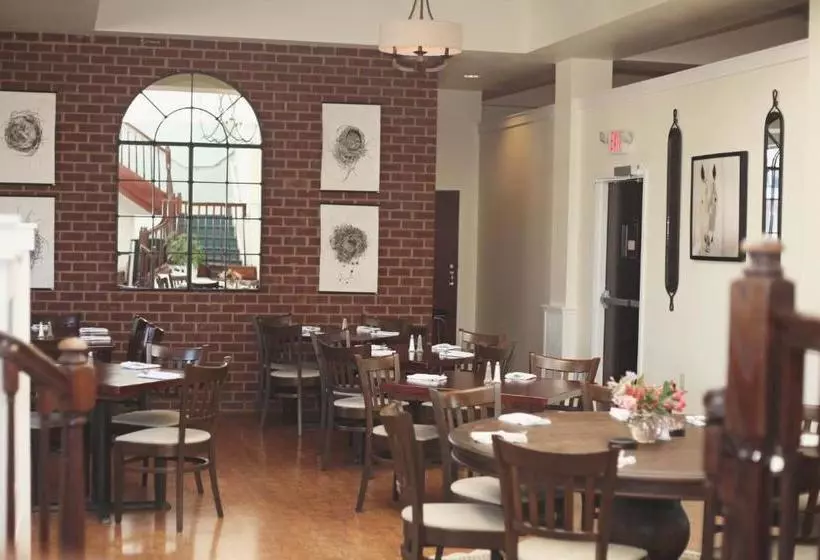 Hotelli Sheridan Livery Inn & Restaurant