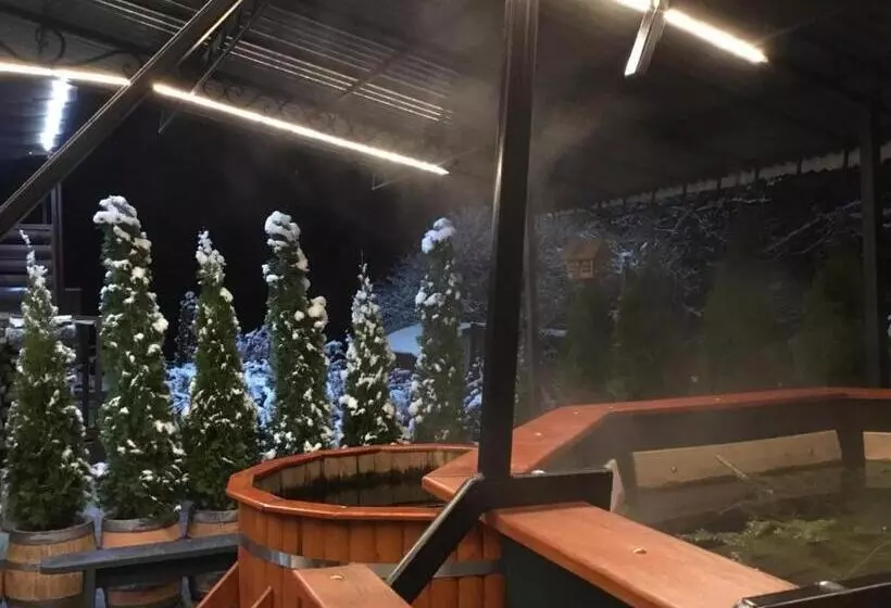 Majatalo садиба та чан Na Pagorbi