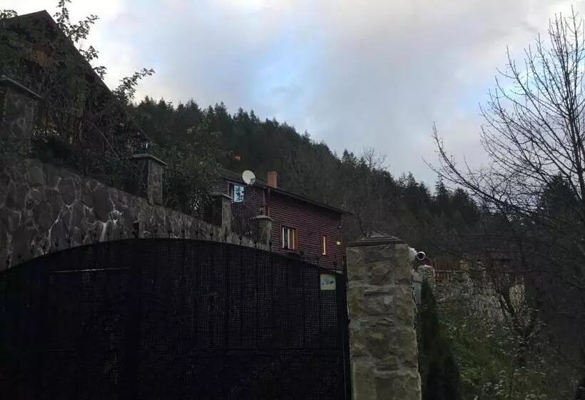 Majatalo садиба та чан Na Pagorbi