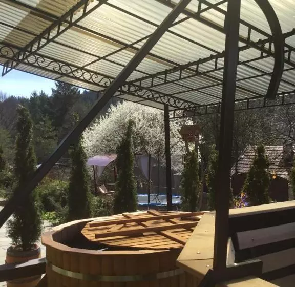 Majatalo садиба та чан Na Pagorbi