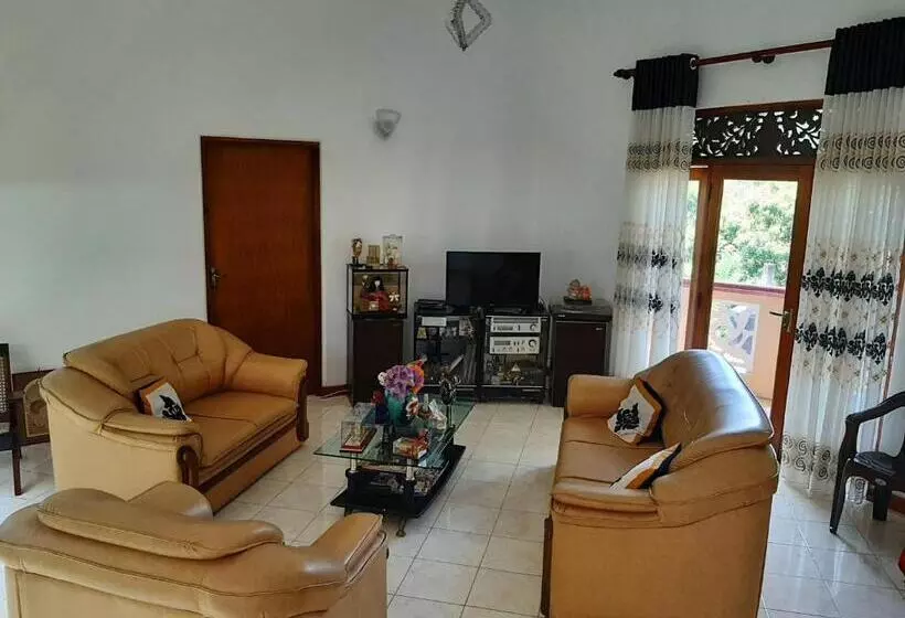 ペンション Lalanga Homestay