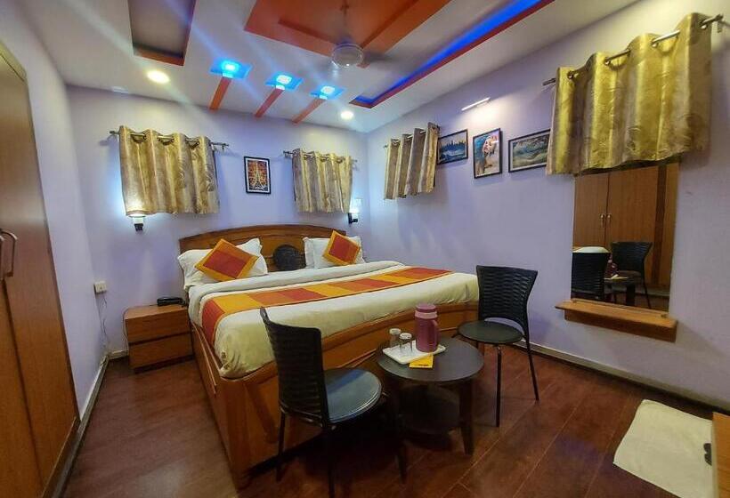 Пансион Shaleen Elegance Homestay Nakki Lake 400 Meters