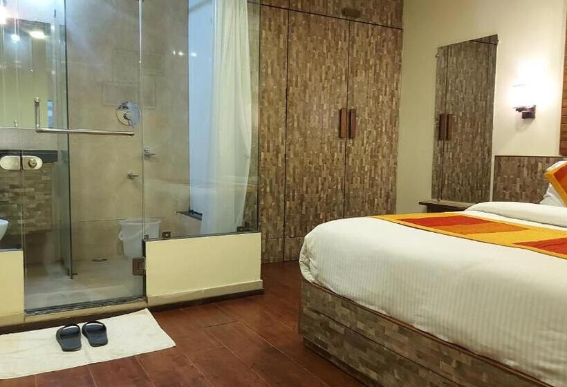 Пансион Shaleen Elegance Homestay Nakki Lake 400 Meters