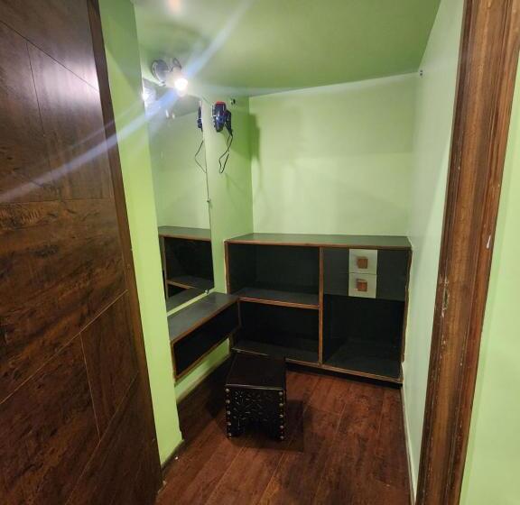 Пансион Shaleen Elegance Homestay Nakki Lake 400 Meters