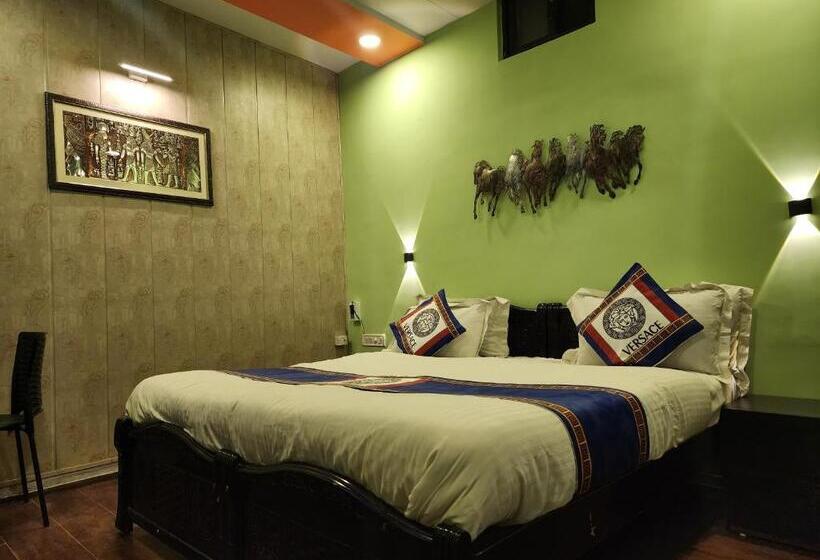 Пансион Shaleen Elegance Homestay Nakki Lake 400 Meters