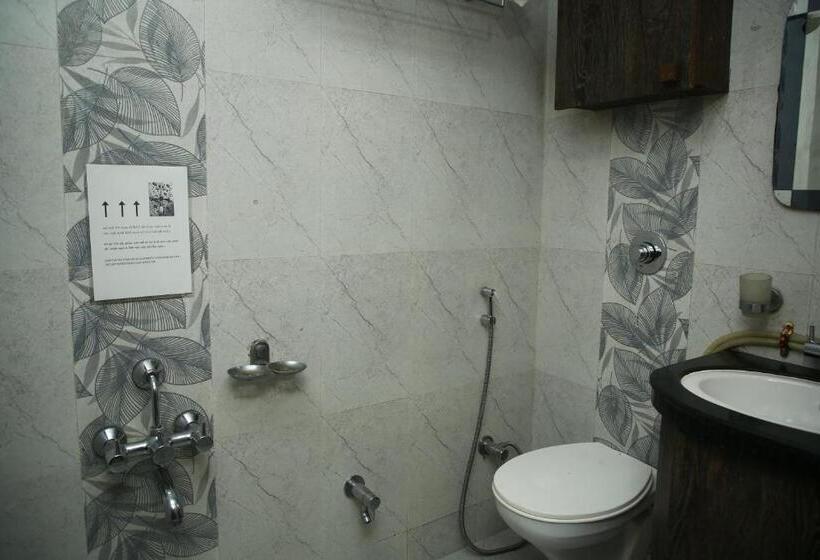 Пансион Shaleen Elegance Homestay Nakki Lake 400 Meters