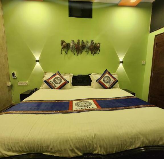 Пансион Shaleen Elegance Homestay Nakki Lake 400 Meters