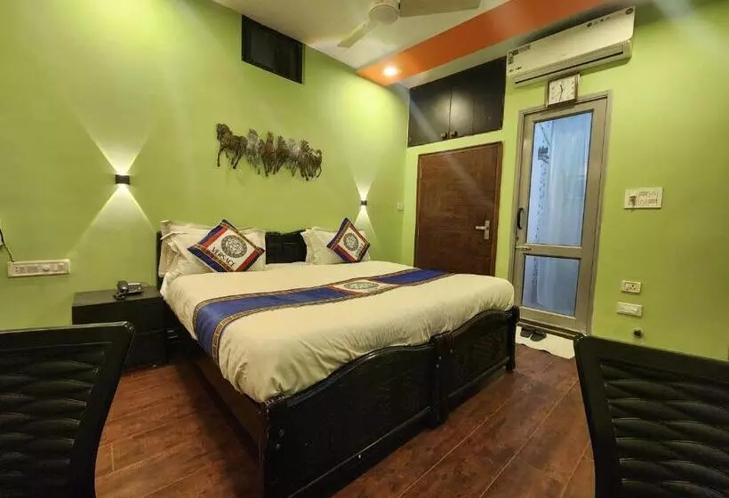 Majatalo Shaleen Elegance Homestay Nakki Lake 400 Meters