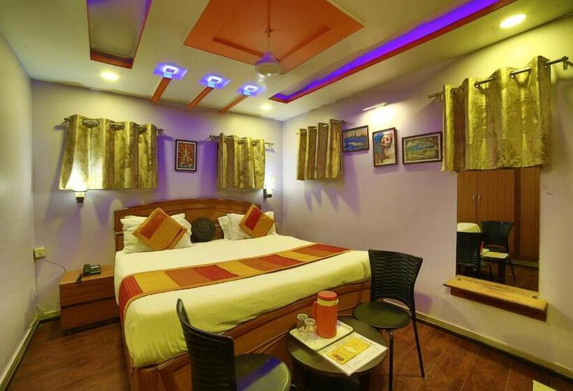 Пансион Shaleen Elegance Homestay Nakki Lake 400 Meters